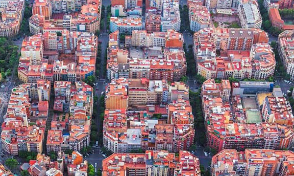 Pensare nuovo, pensare altro: La rivoluzione urbanistica di Barcellona